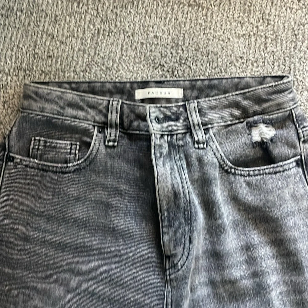 Dark gray ripped jeans - Picture 3 of 6